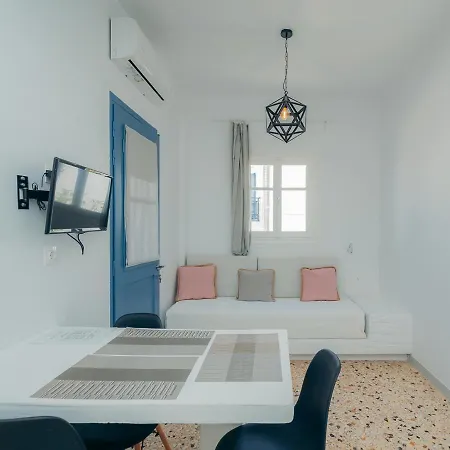 Esmeralda * Apollonia (Sifnos)